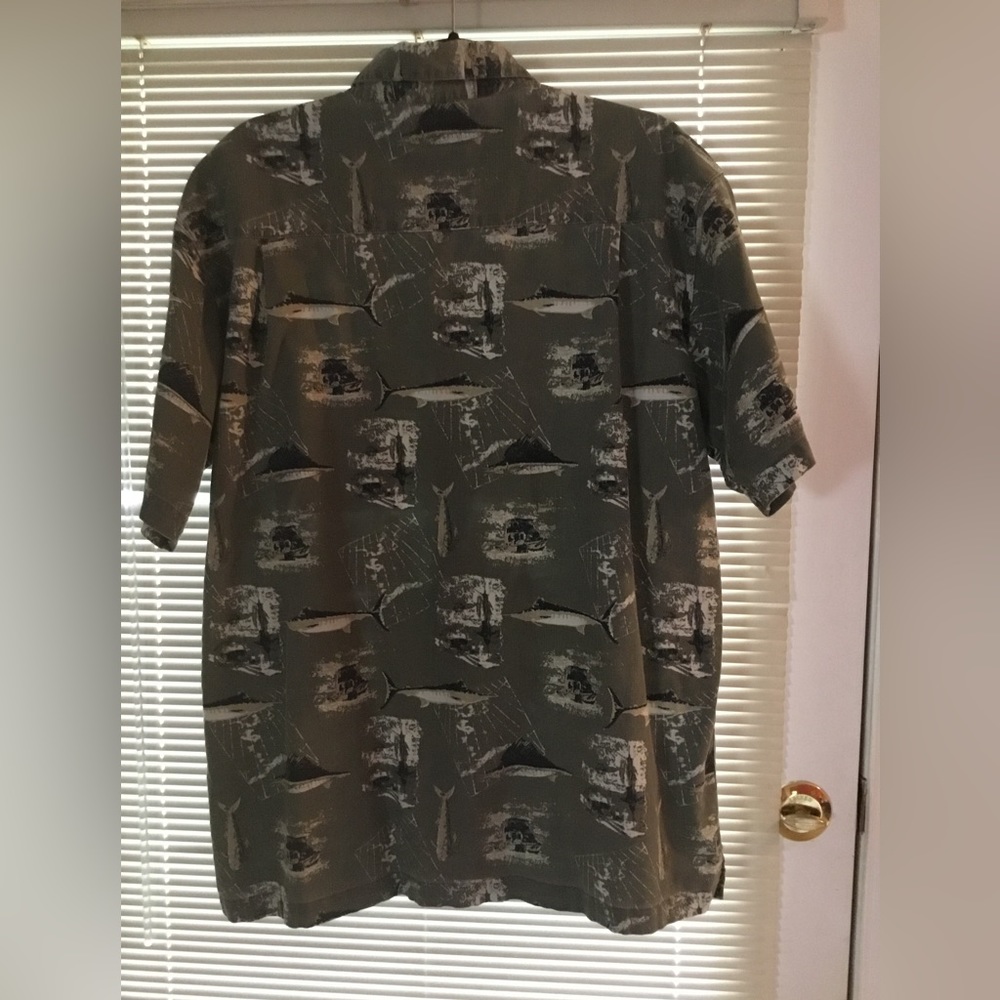 EUC-Men’s L fisherman’s casual shirt